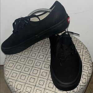 Vans Men's Classic Black Lace Up Sneakers